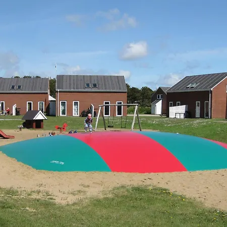 6 Person In Romo-by Traum *