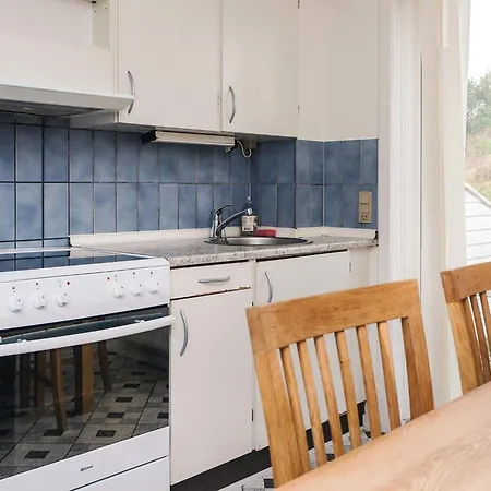 6 Person In Romo-by Traum *