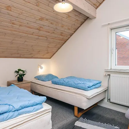 6 Person In Romo-by Traum Nyaraló Sønderby