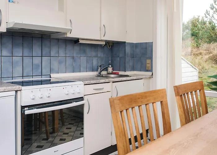 6 Person In Romo-by Traum *