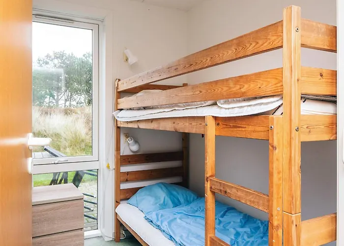 6 Person In Romo-by Traum