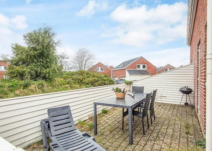 6 Person In Romo-by Traum * Sønderby